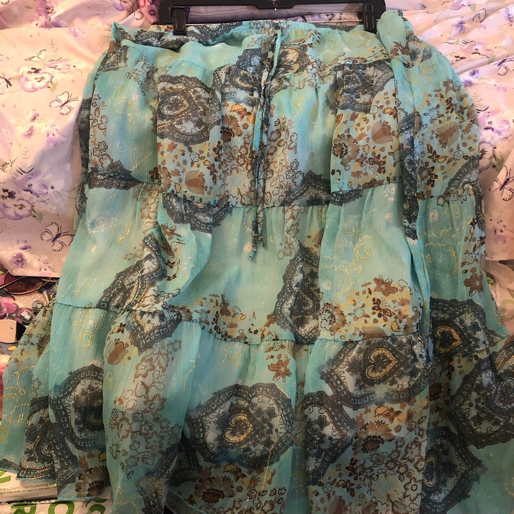 JKLA multicolored, airy skirt. Size L.